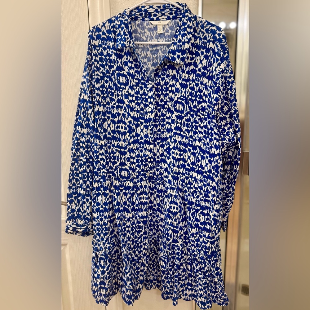 H&M Blue and White Patterned Midi Dress
